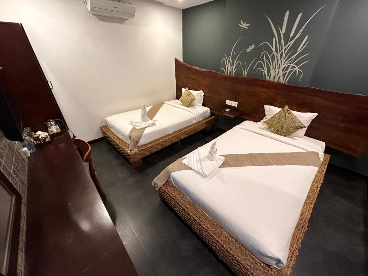 Monsoon Bassac Hotel Phnom Penh Exterior photo