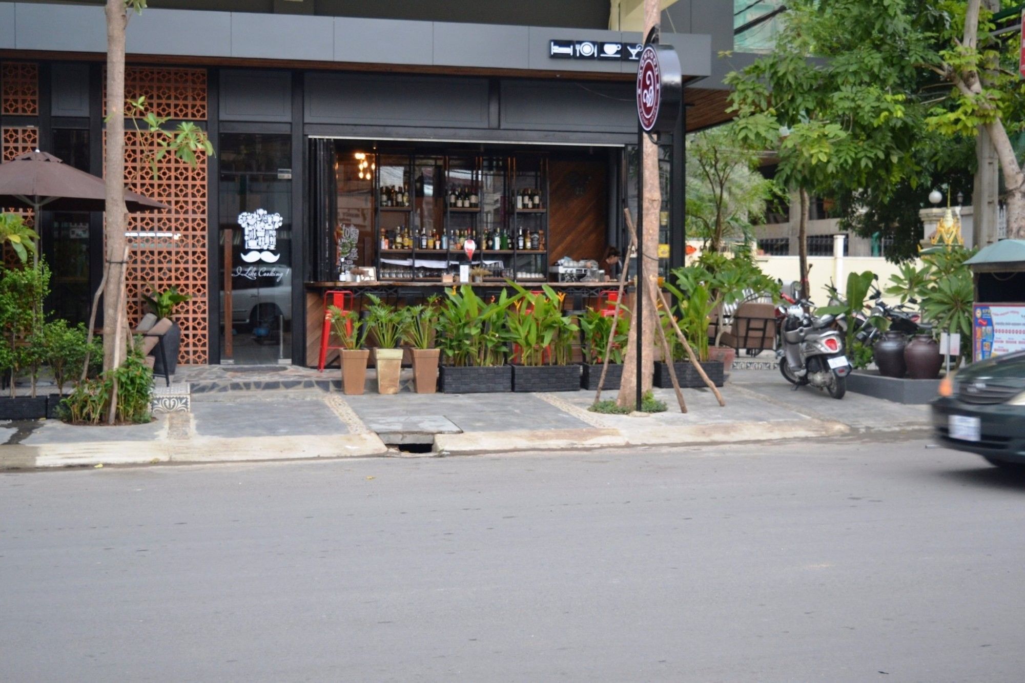 Monsoon Bassac Hotel Phnom Penh Exterior photo
