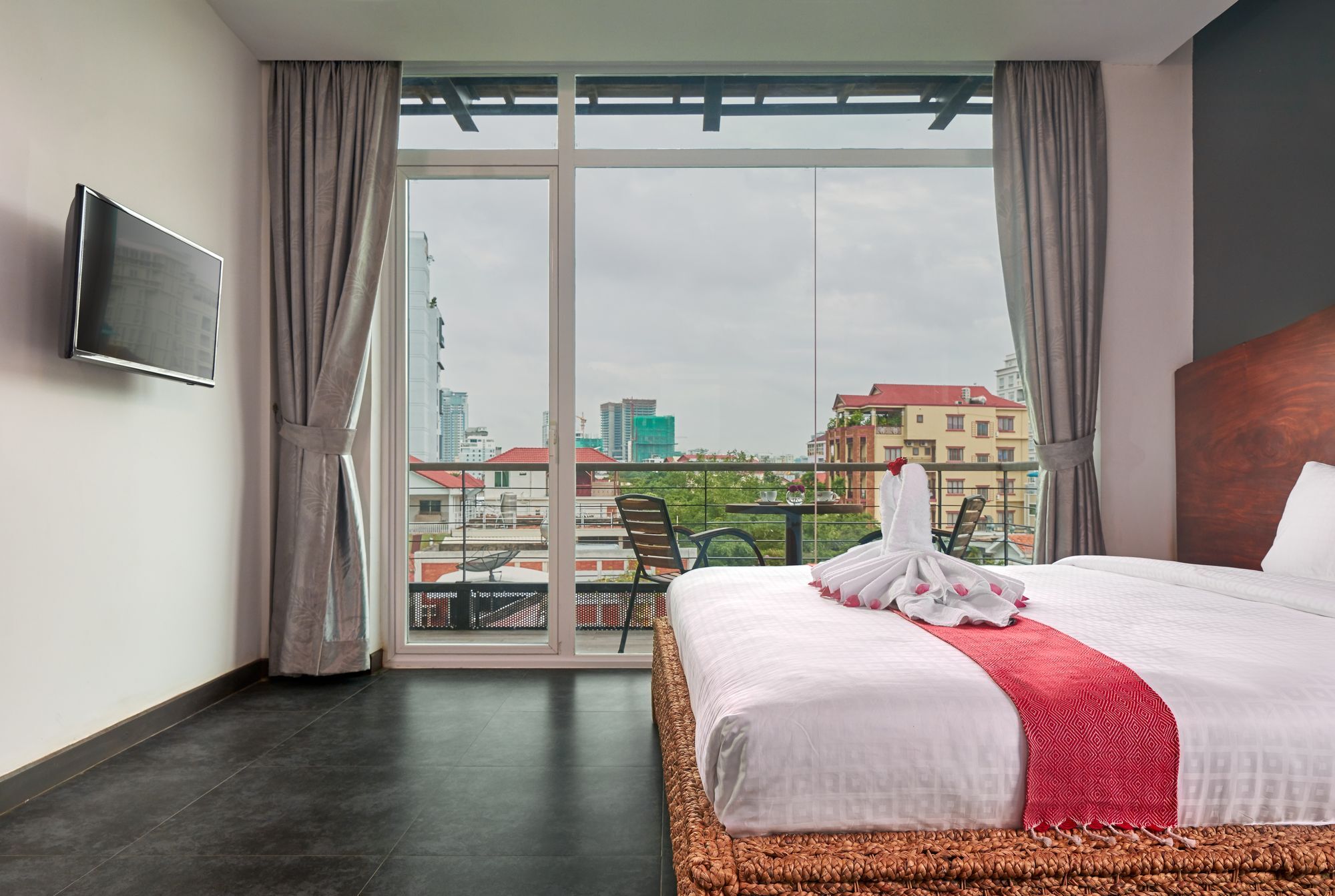 Monsoon Bassac Hotel Phnom Penh Exterior photo